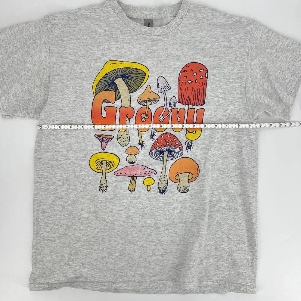 Groovy Mushrooms Graphic T-shirt Men's M Women's L Short Sleeve Gray